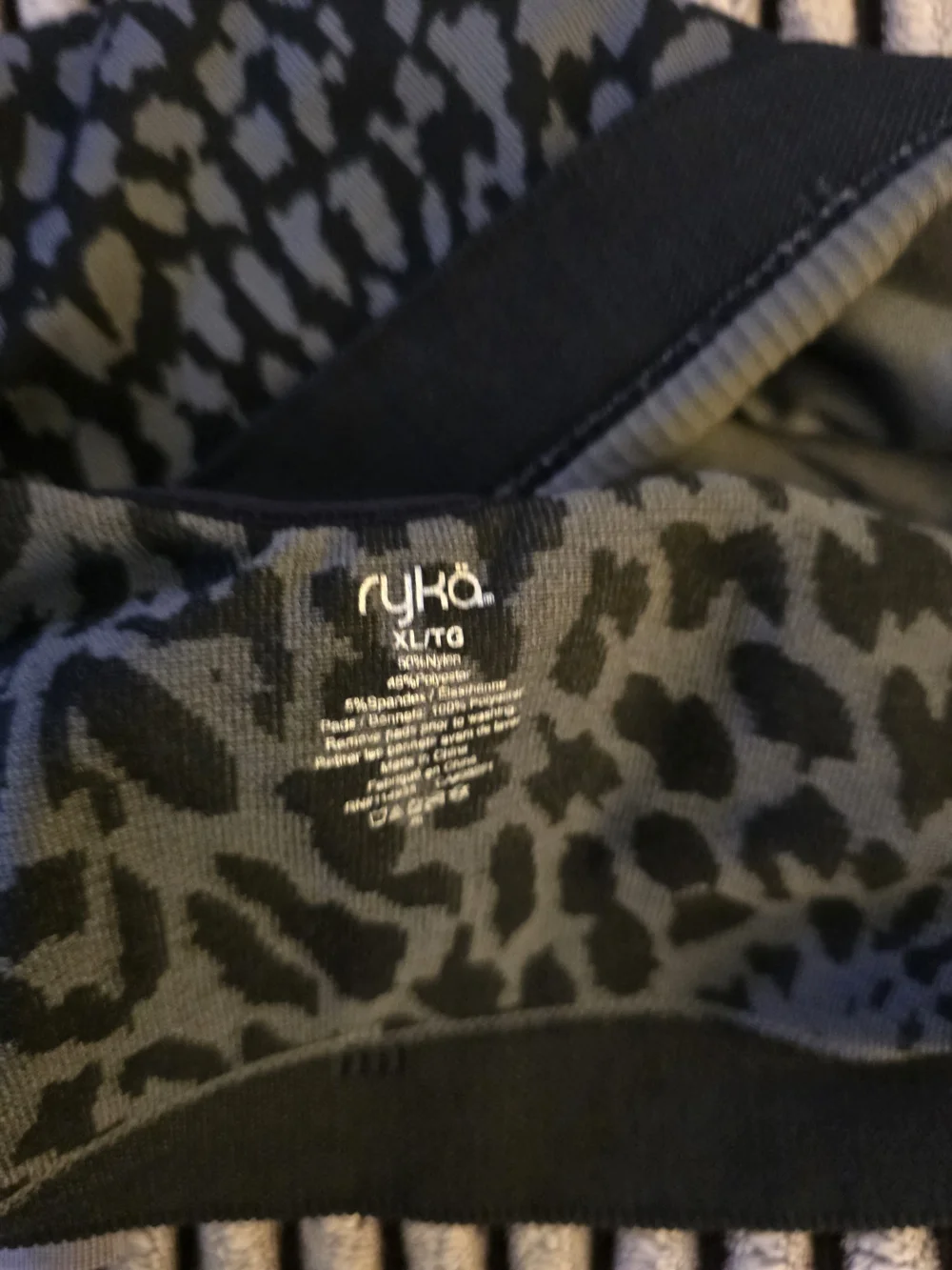 (Set Of 2) Women's Leopard Print Sports Bras - Lavender & Black